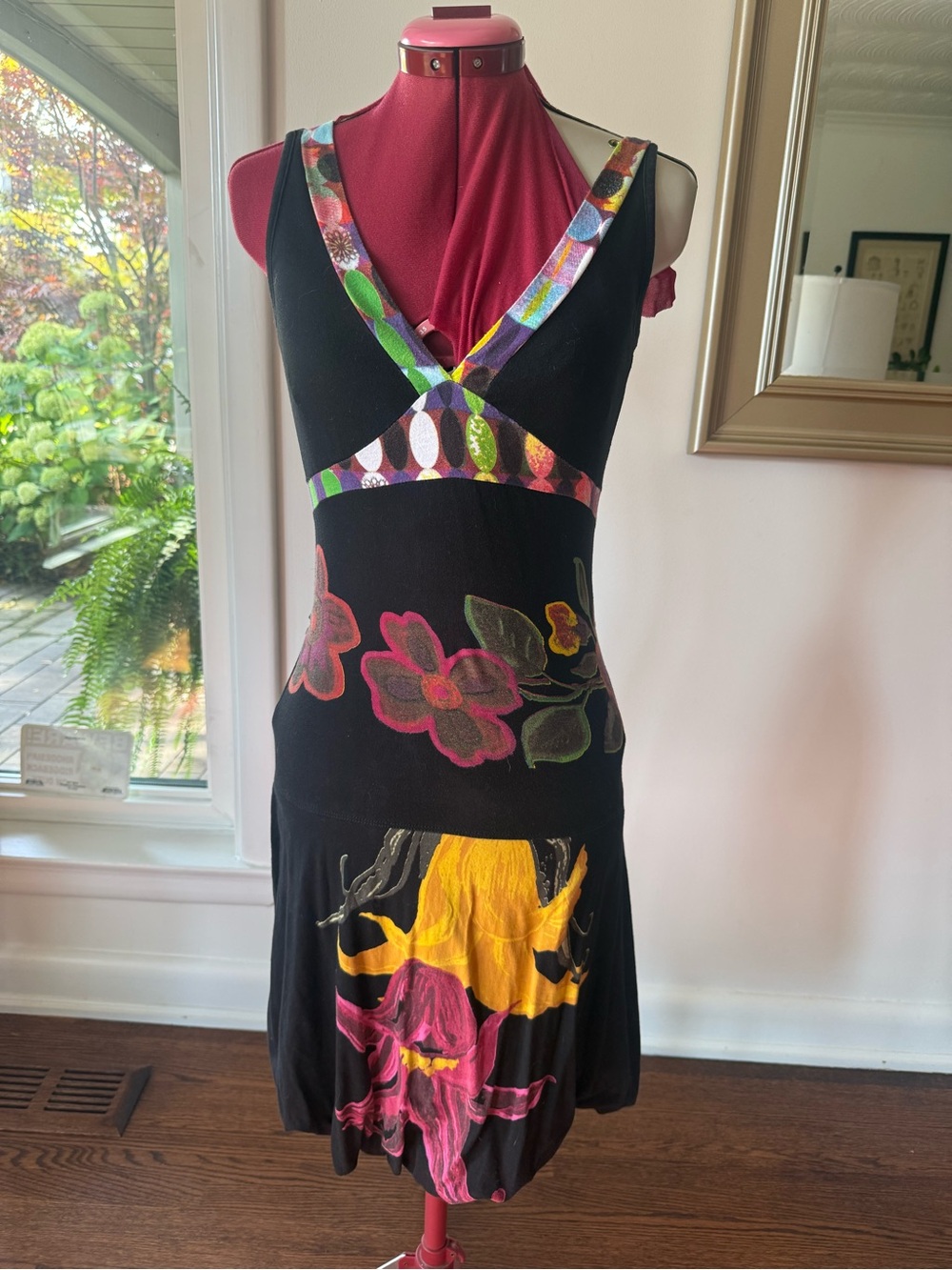 BLACK DEEP V-NECK BOLD FLORAL DRESS